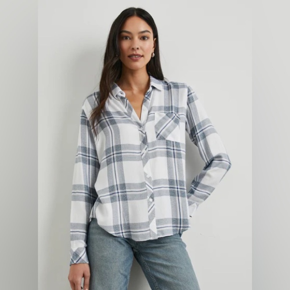 Rails Popular Plaid Button down. Blue/White
Large.  Like new. Mint condition